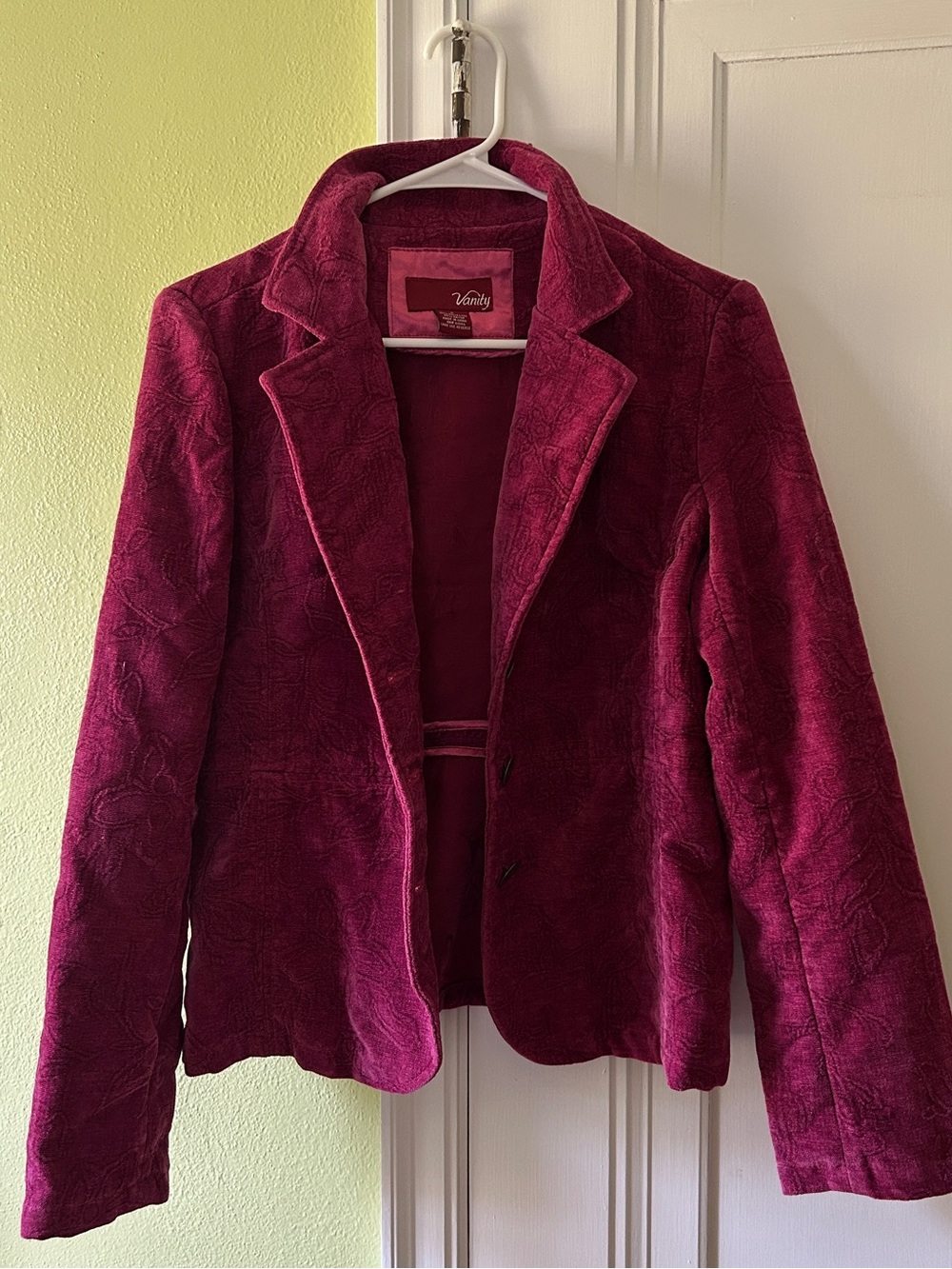 Vintage Vanity Women's Magenta Textured Blazer